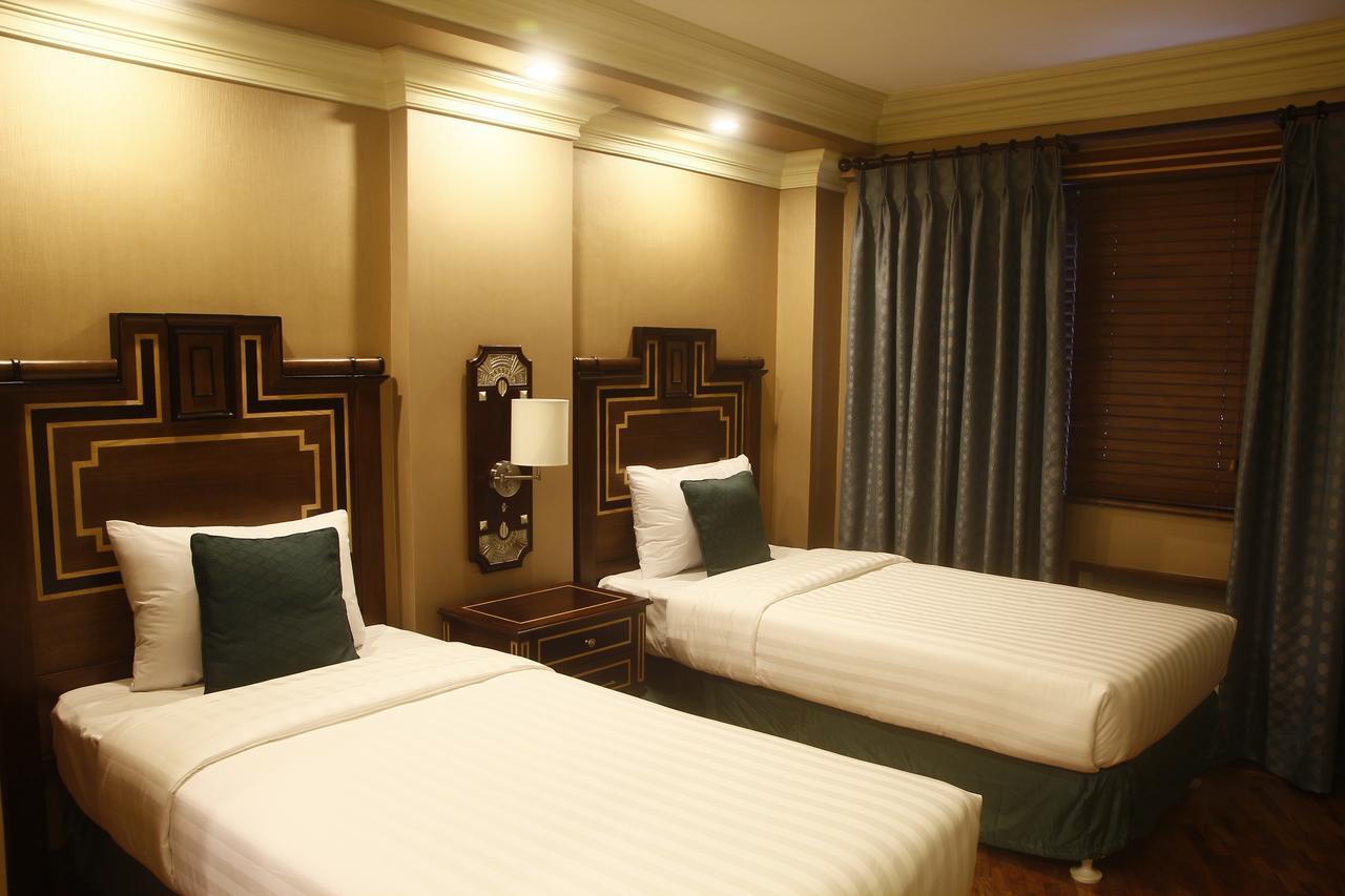 Herald Suites Polaris Makati City Exterior photo
