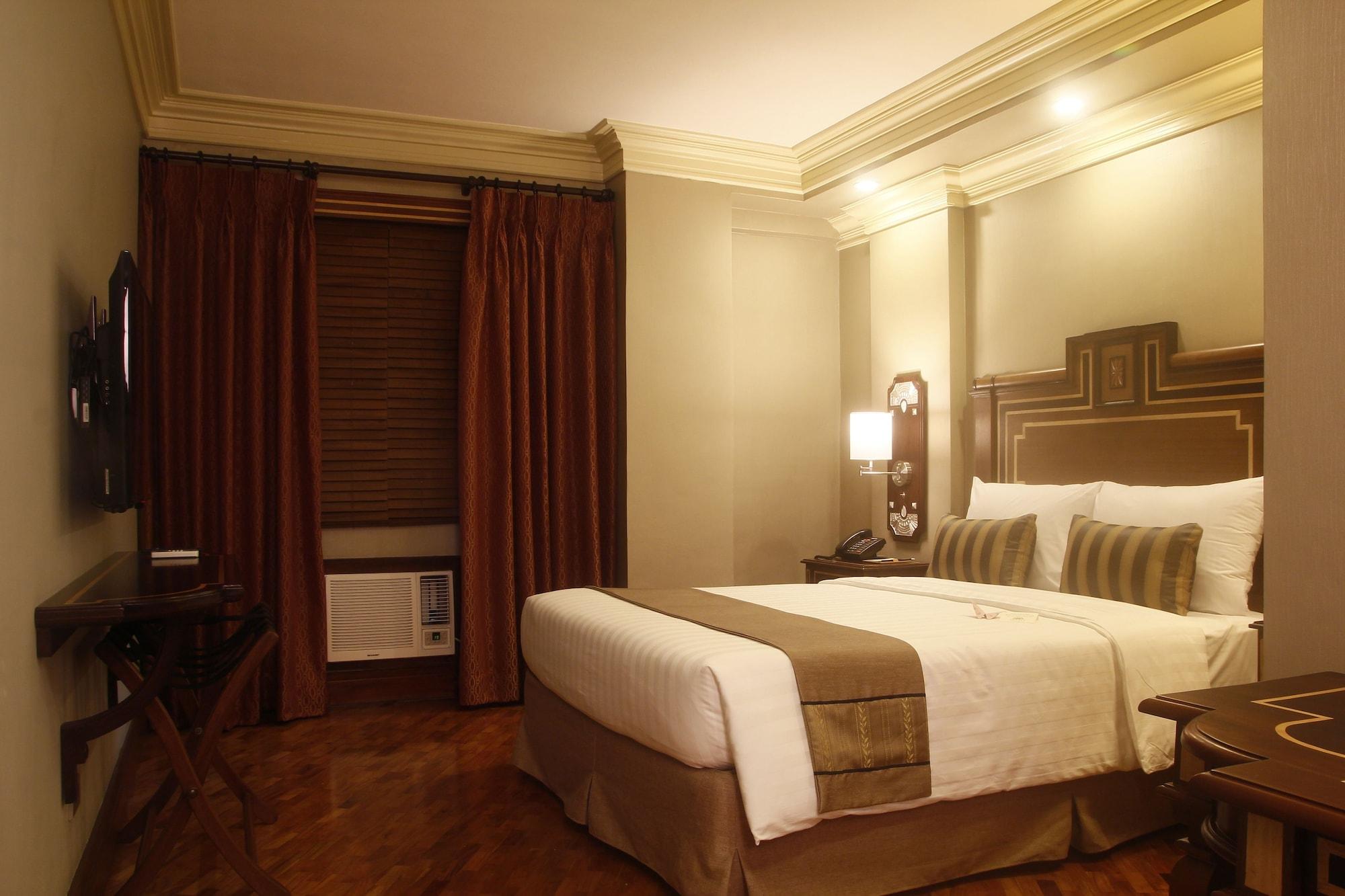 Herald Suites Polaris Makati City Exterior photo