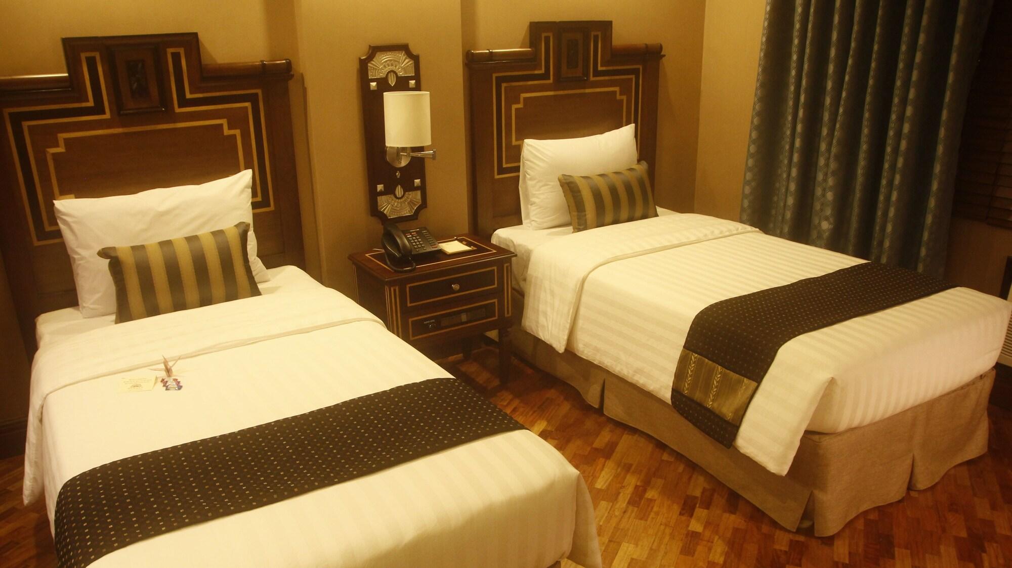Herald Suites Polaris Makati City Exterior photo