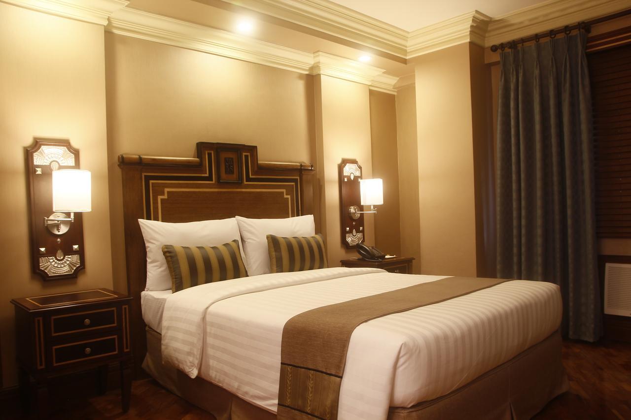 Herald Suites Polaris Makati City Exterior photo