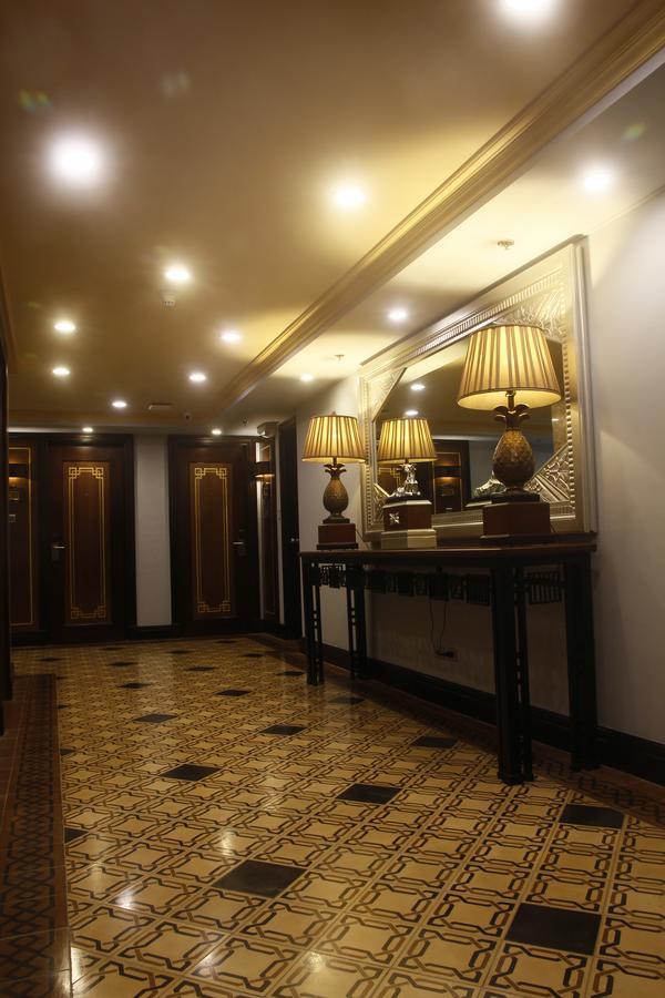 Herald Suites Polaris Makati City Exterior photo