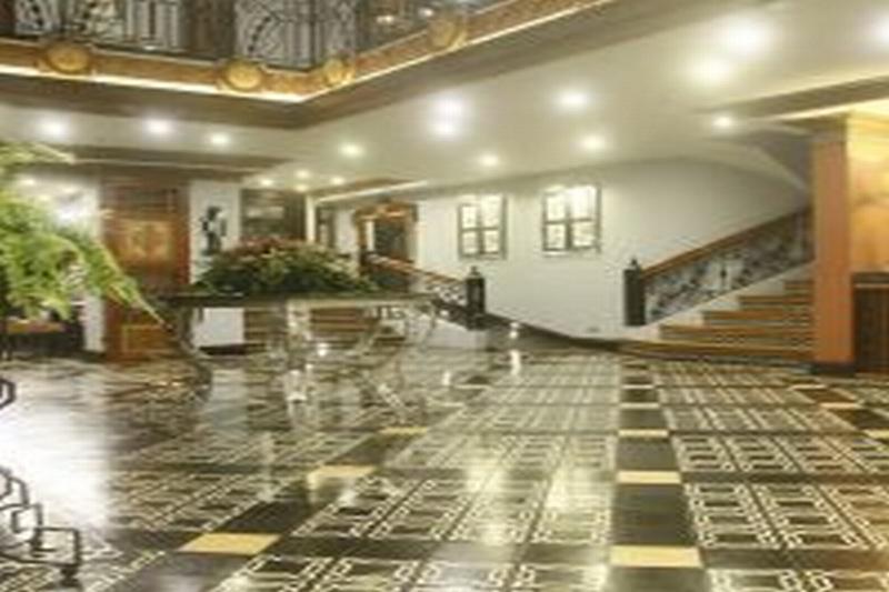 Herald Suites Polaris Makati City Exterior photo