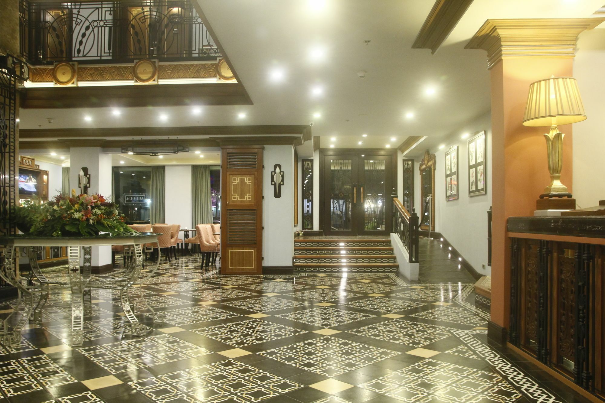 Herald Suites Polaris Makati City Exterior photo