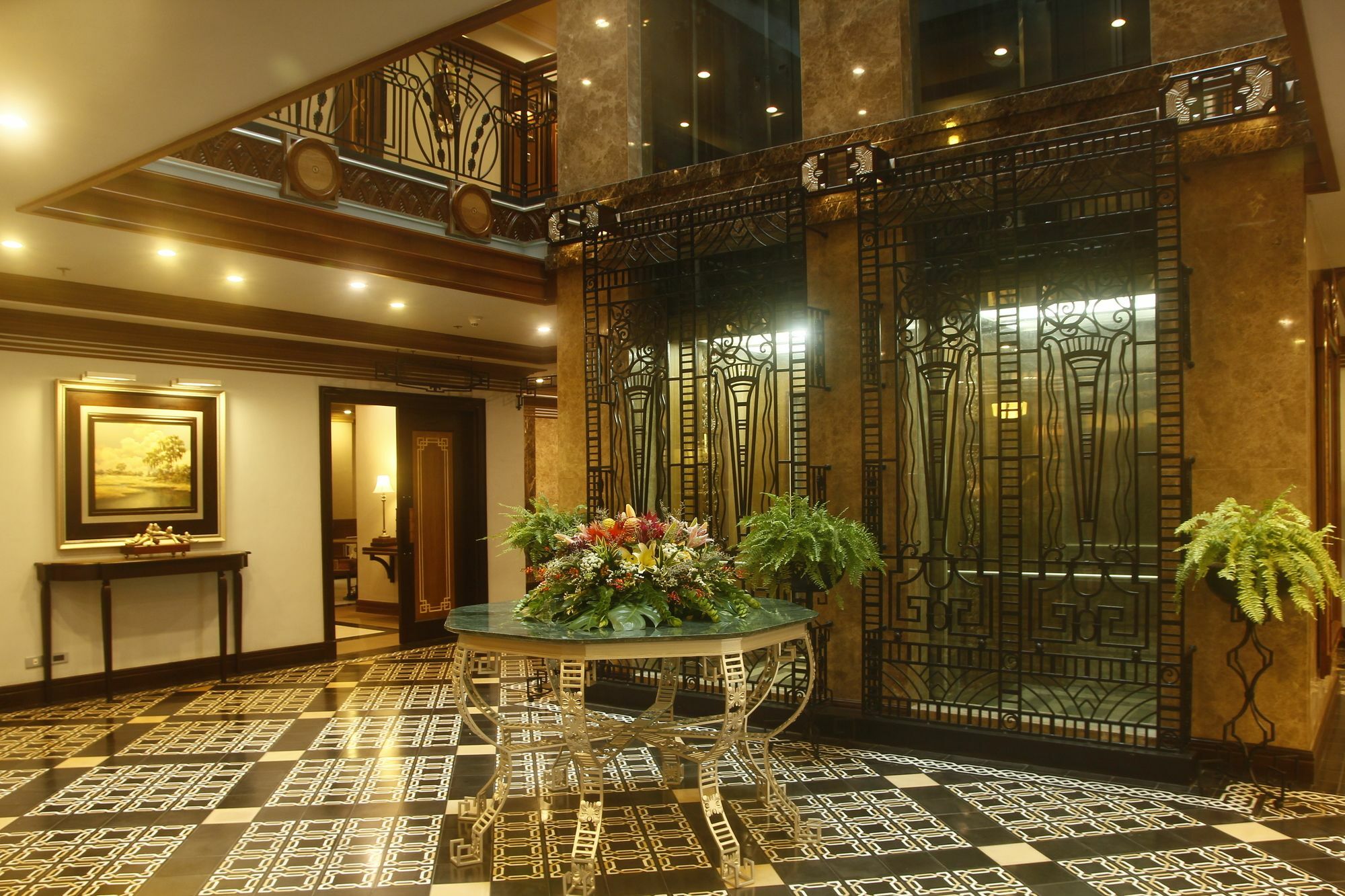 Herald Suites Polaris Makati City Exterior photo
